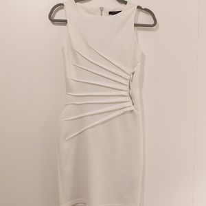 °○White Sleeveless Dress○°Pleated front with Zipper